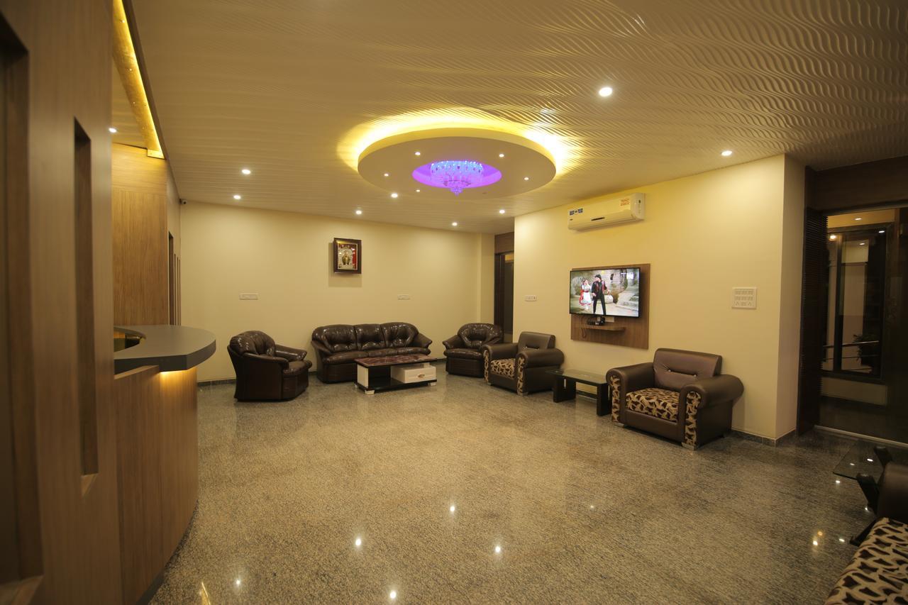 Saubhagya Inn International Лакхнау Екстер'єр фото